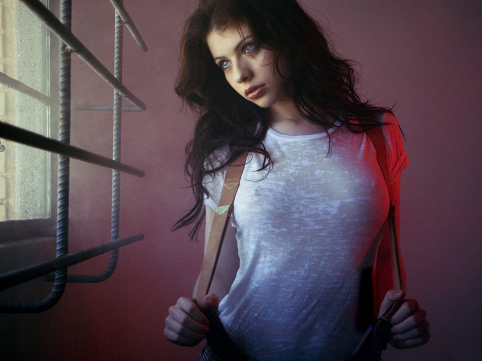 Michelle Trachtenberg Hot Photos, Sexy Hd Images