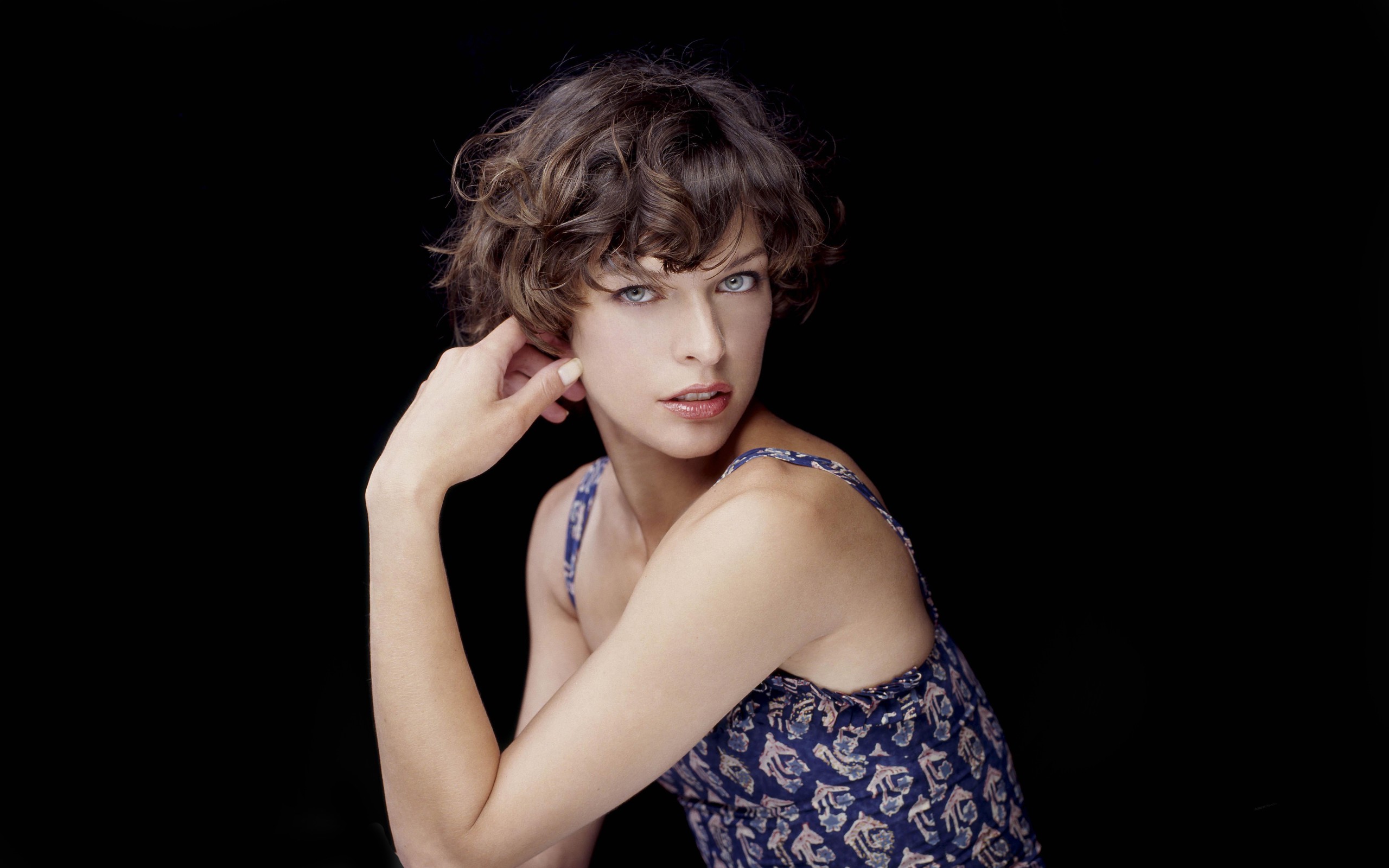 Milla Jovovich Hot & Sexy Topless Photoshoots, Hd Images
